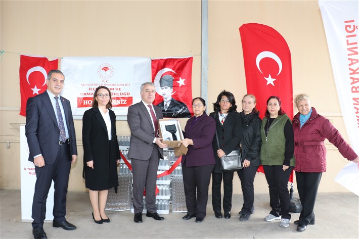 Turuncu Eller Tarımsal Kooperatifi’ne İl Tarım Müdürlüğü’nden Üretim Malzemesi Teslimi